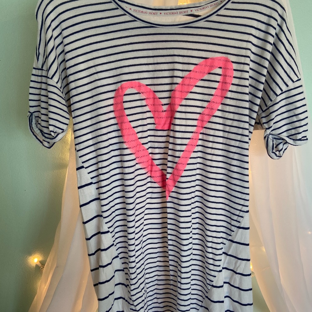 Victoria’s Secret White and Black Short-Sleeve Striped Nightgown w/Pink Heart